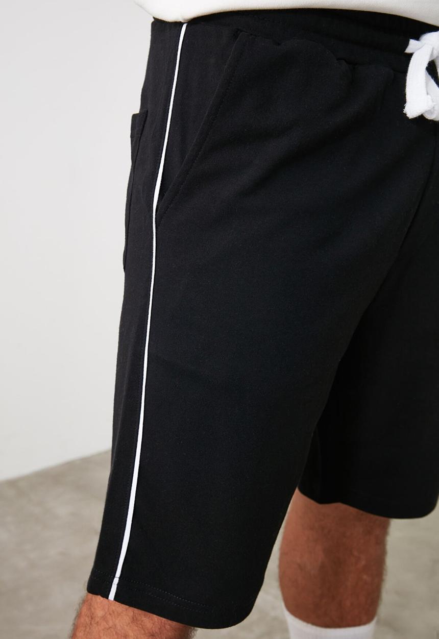 Trendyol - Piping detail contrast drawcord shorts - black