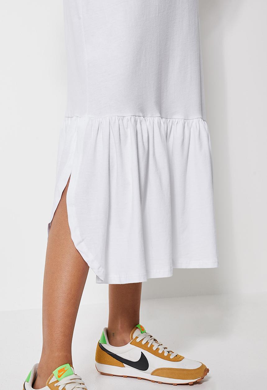Superbalist - Curved hem t-shirt dress - white