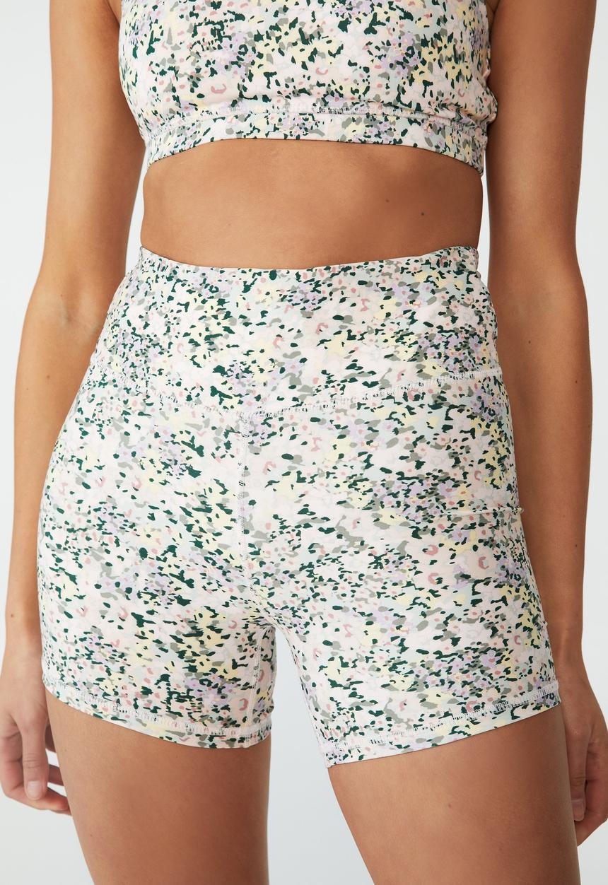 Cotton On - Get cheeky shortie short - multi 