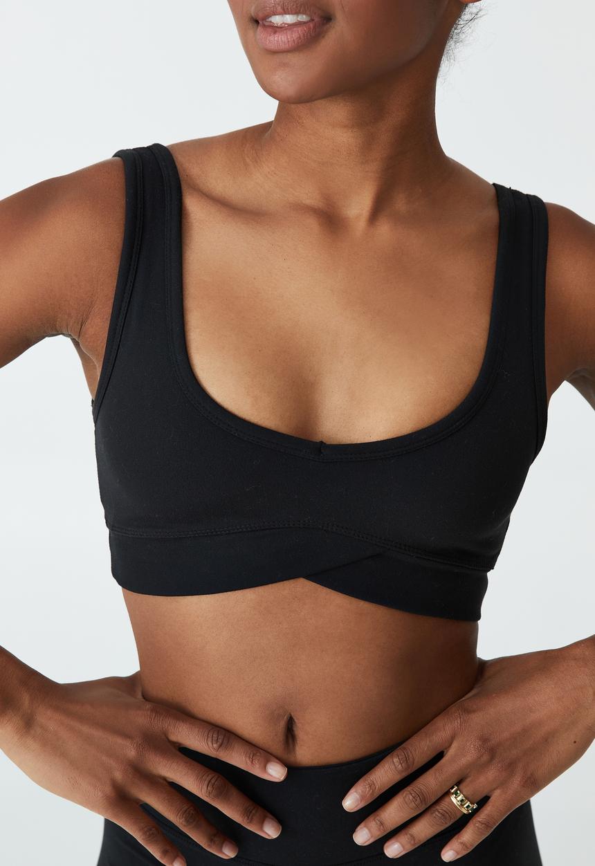 Cotton On - Ultra soft movement crop - black