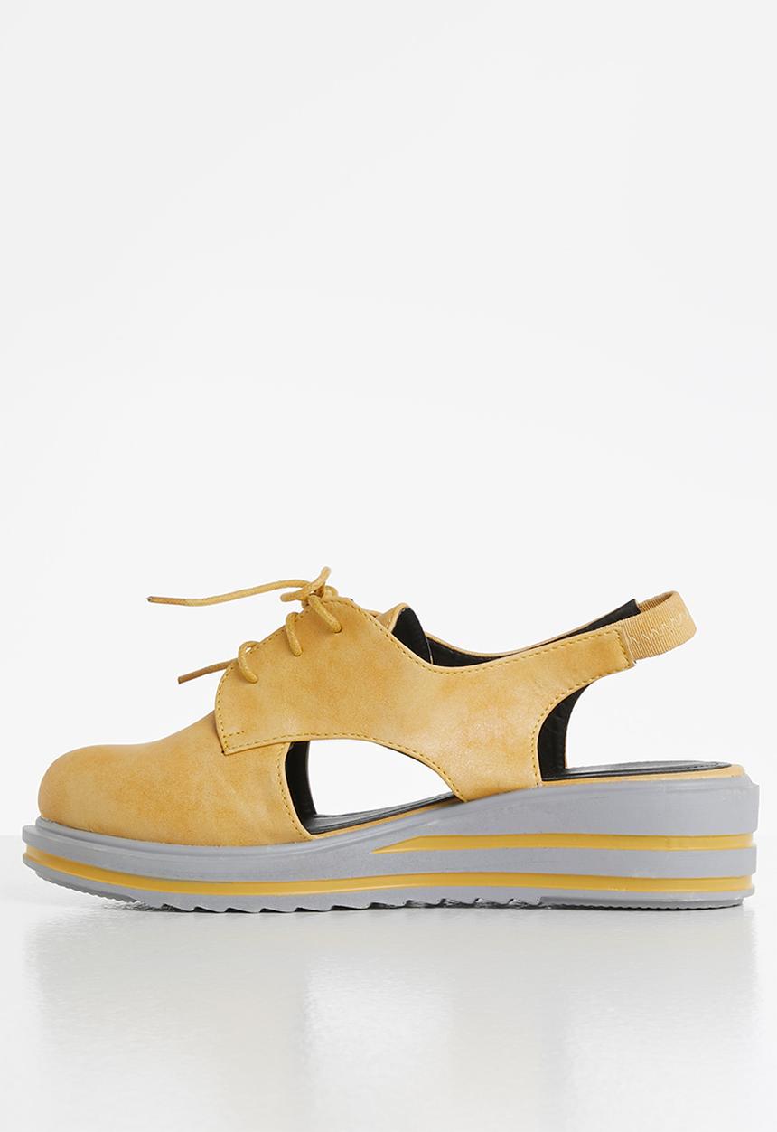 Seduction - Cutout flatform shoe - mustard