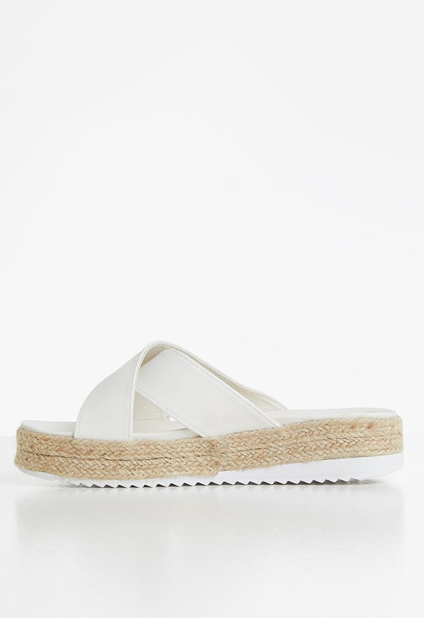 Seduction - Criss-cross flatform sandal - white
