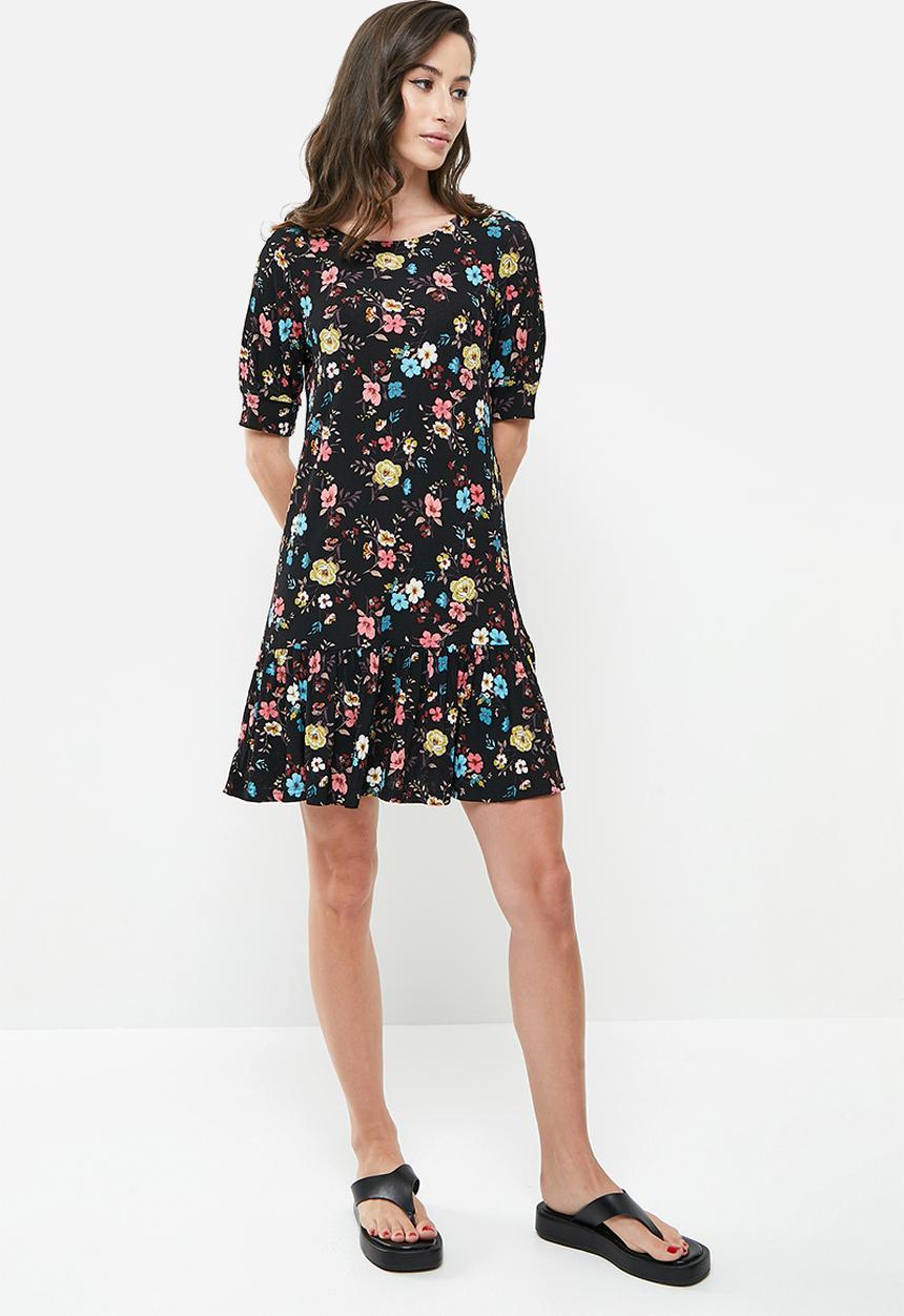 Jacqueline de Yong - Gitte svan 2/4 dress - black multicolor flower