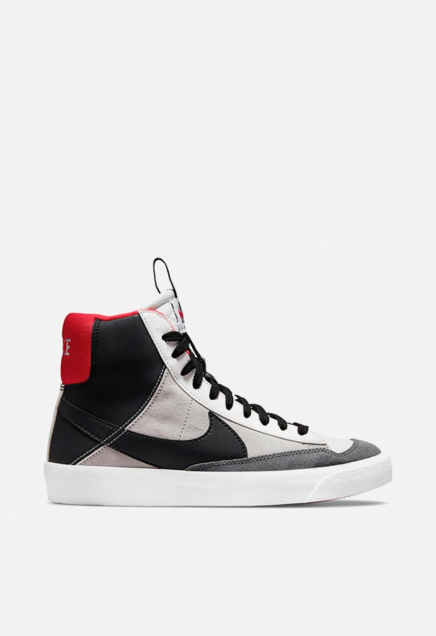 Nike - Nike blazer mid '77 se d - summit white/black-university red