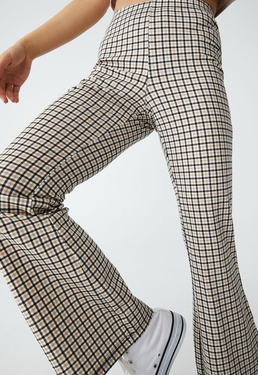 Cotton On - Petite pull on flare pant - ginny check micro black natural