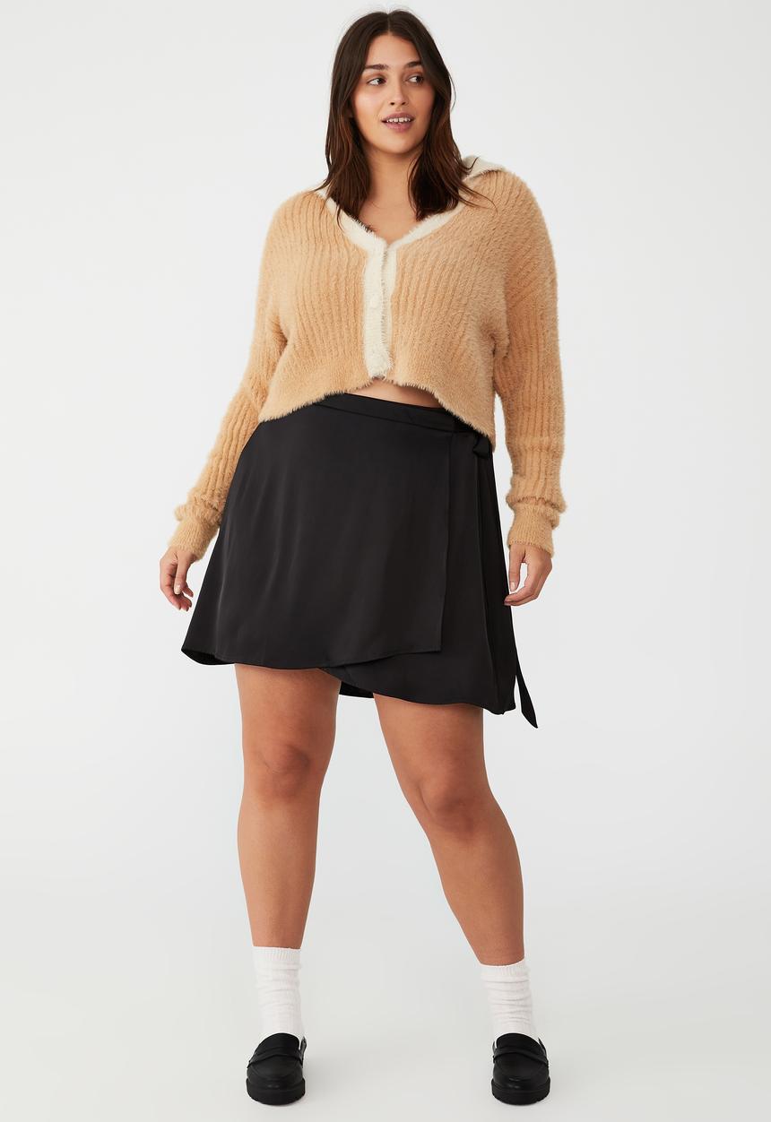 Cotton On - Curve woven santorini satin wrap mini skirt - black