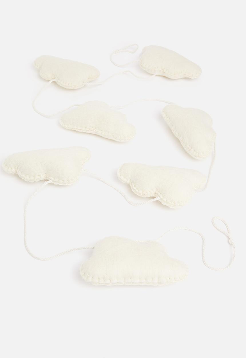 Sixth Floor - Cloudy felt garland - white