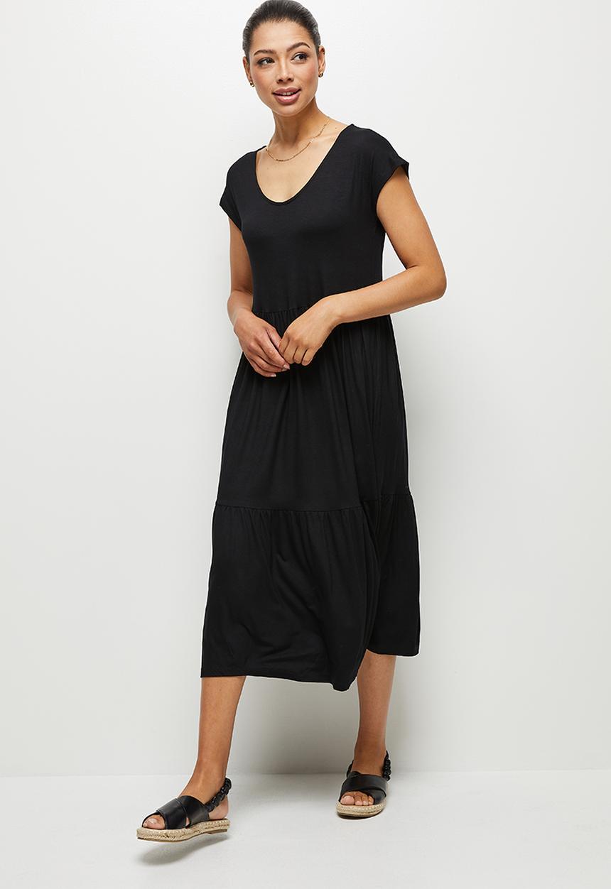 edit - Scoop neck knit tiered midi dress - black