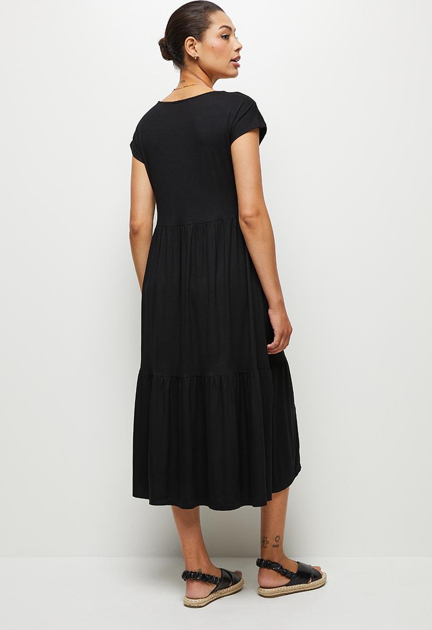edit - Scoop neck knit tiered midi dress - black