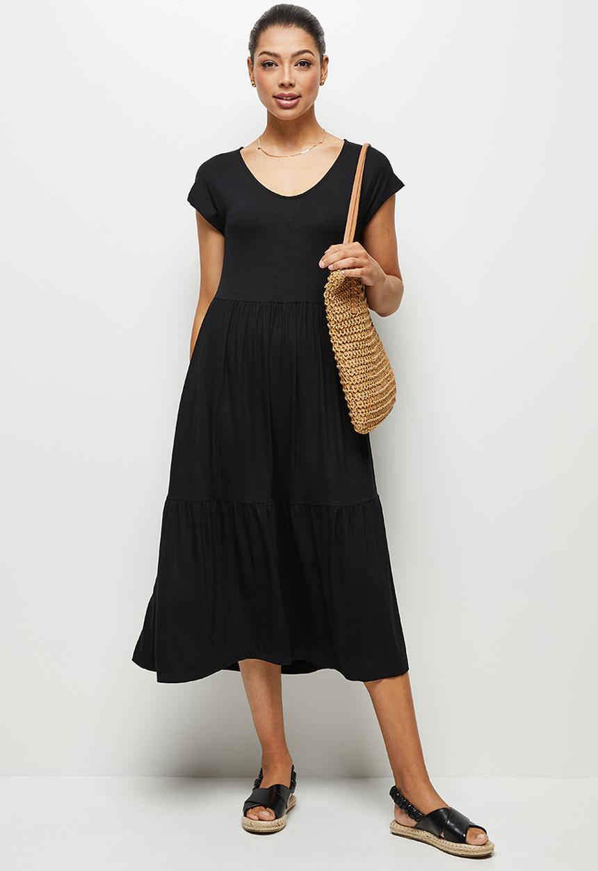 edit - Scoop neck knit tiered midi dress - black