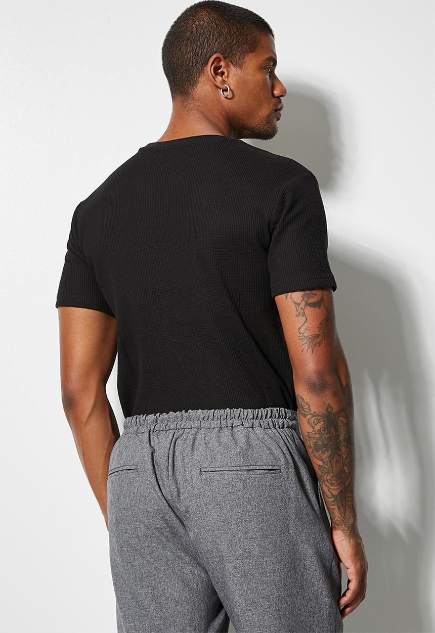Superbalist - Waffle crew neck pocket tee - black 