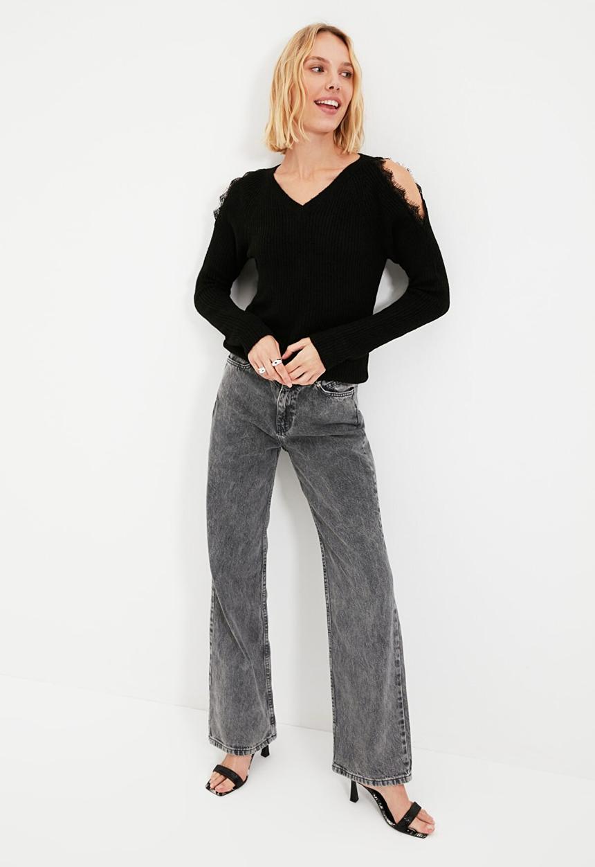 Trendyol - Cutout detailed knit sweater - black