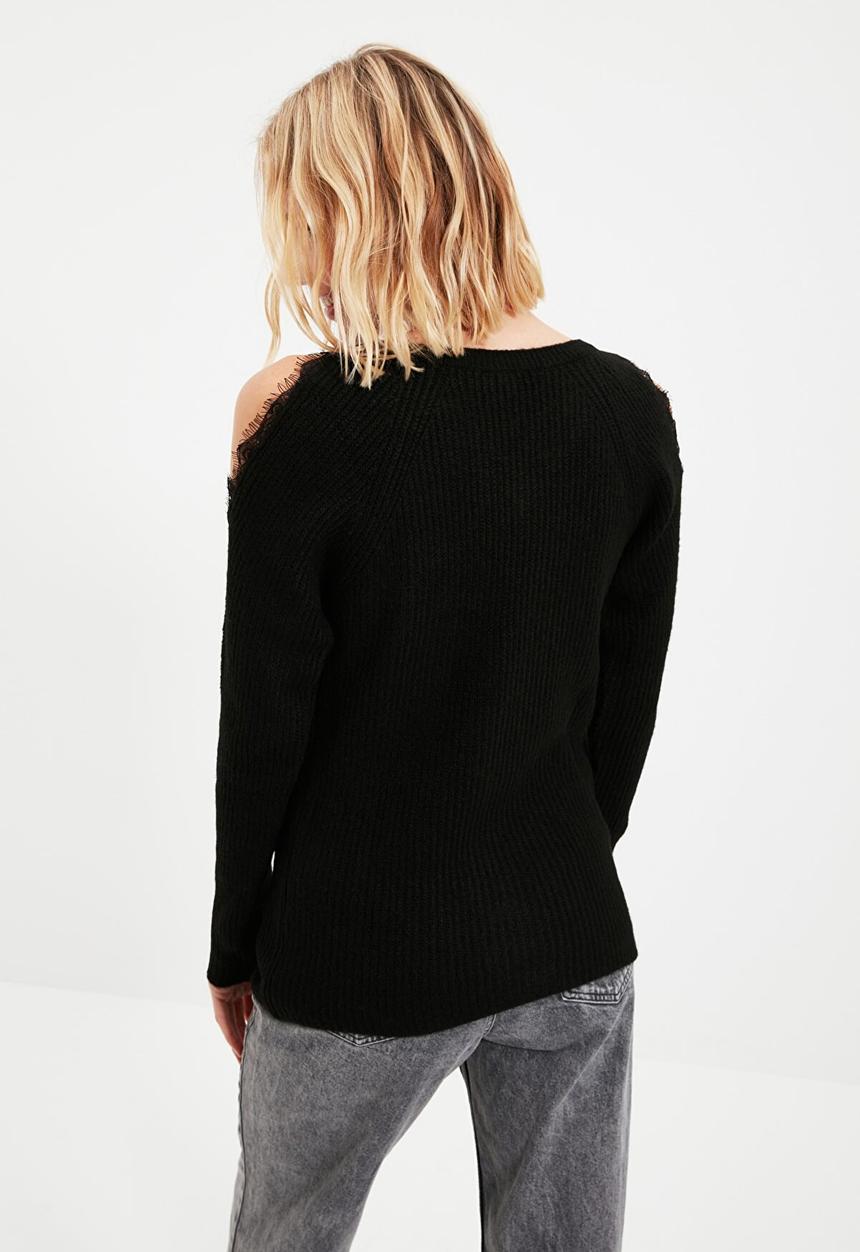 Trendyol - Cutout detailed knit sweater - black