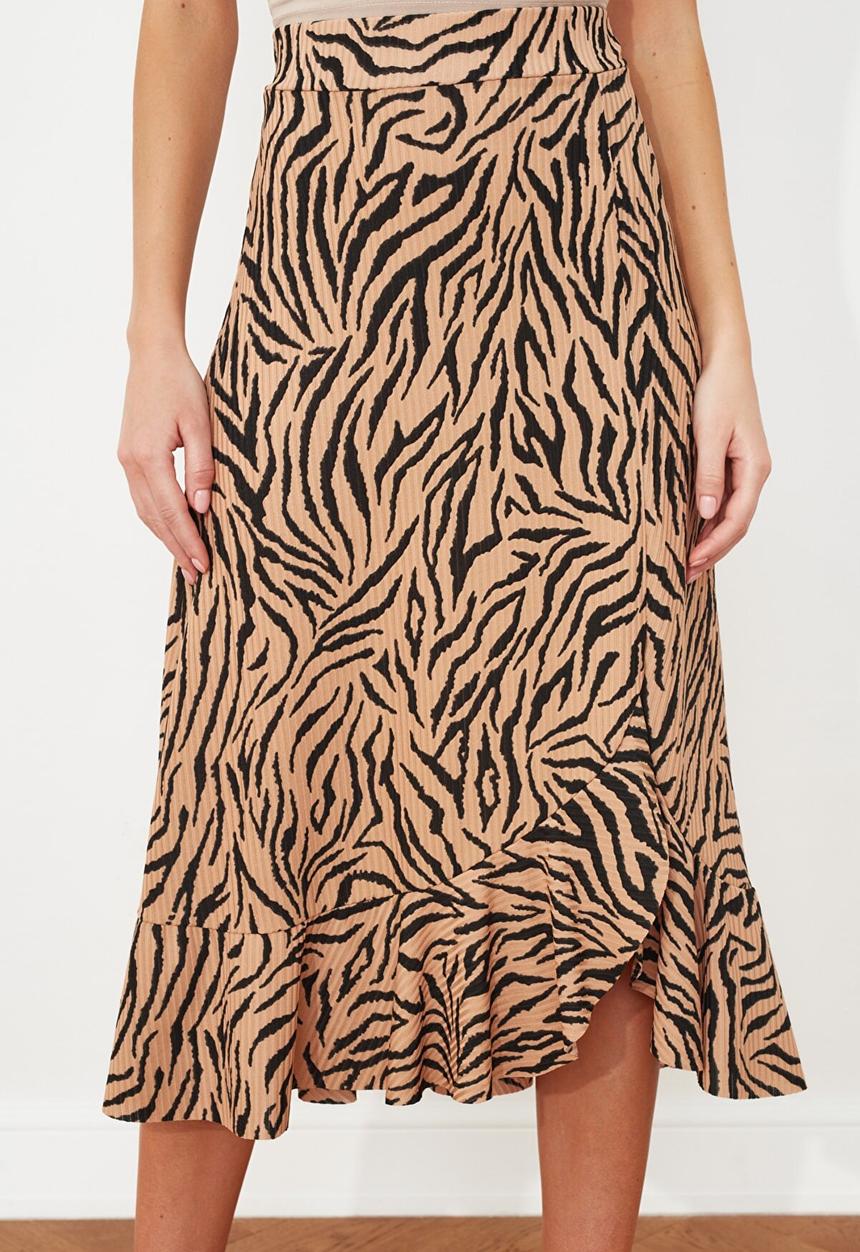 Trendyol - Zebra patterned knitted skirt - camel