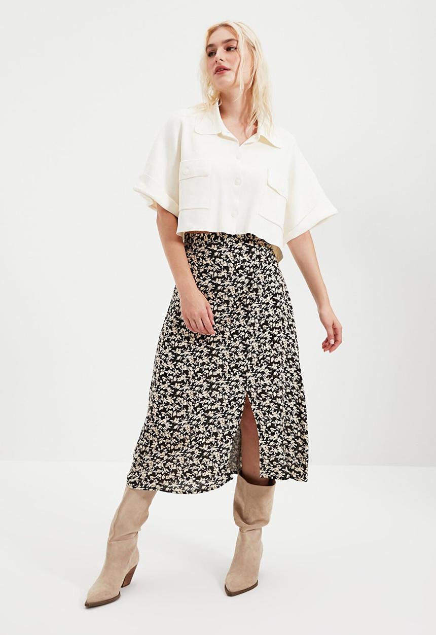 Trendyol - Floral patterned slit detailed skirt - black