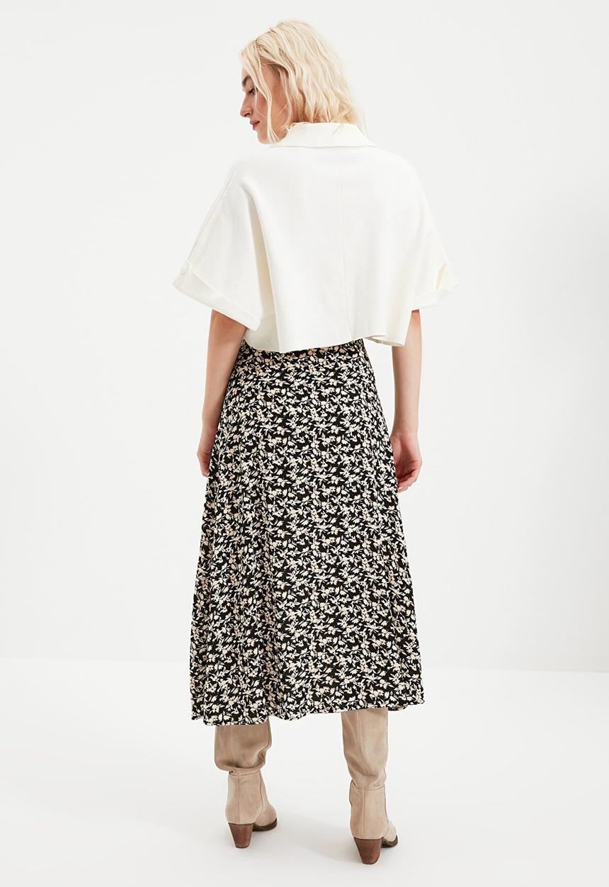 Trendyol - Floral patterned slit detailed skirt - black
