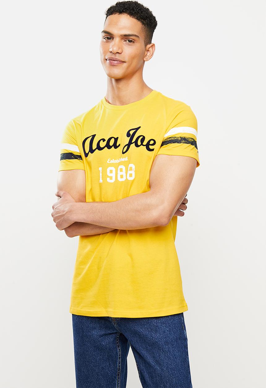 Aca Joe - Distressed flat print stripe sleeve tee - yellow