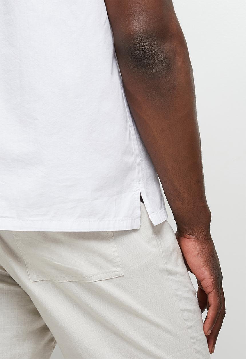 Lark & Crosse - Regular fit cracker poplin pocket short sleeve shirt - white