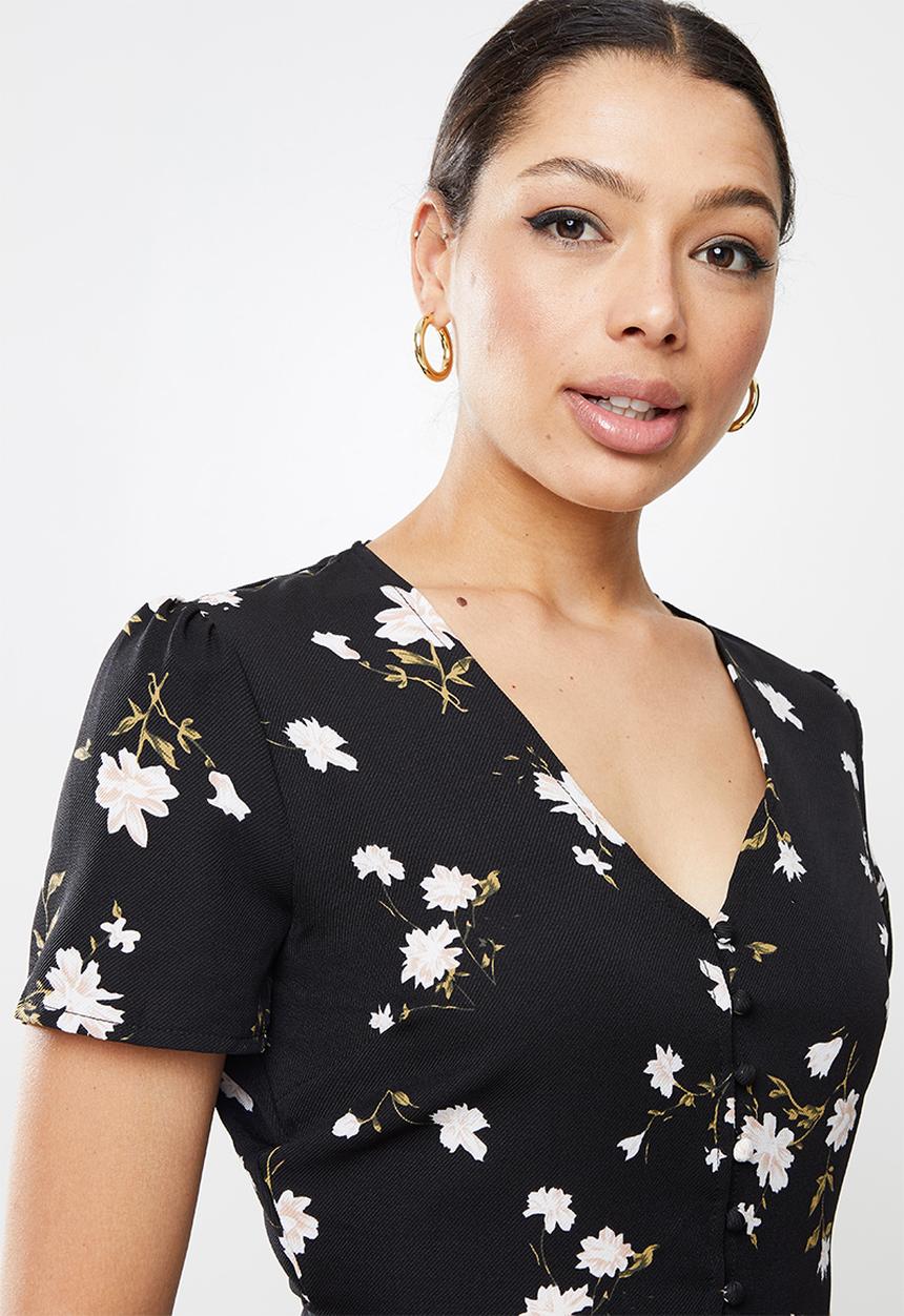 Missguided - Short sleeve ditsy half button tea dress - black