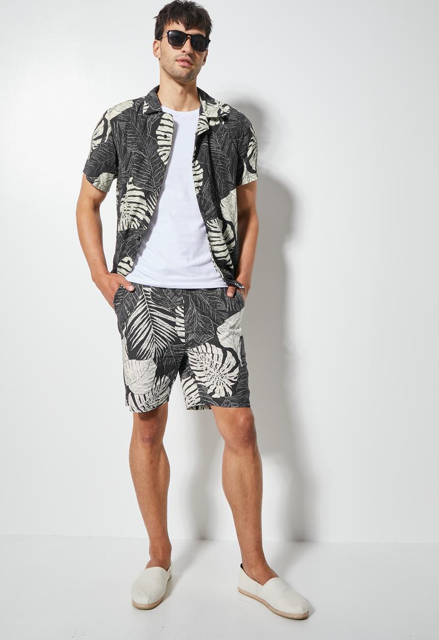 Superbalist - Deco pattern elasticated short - black palm & white