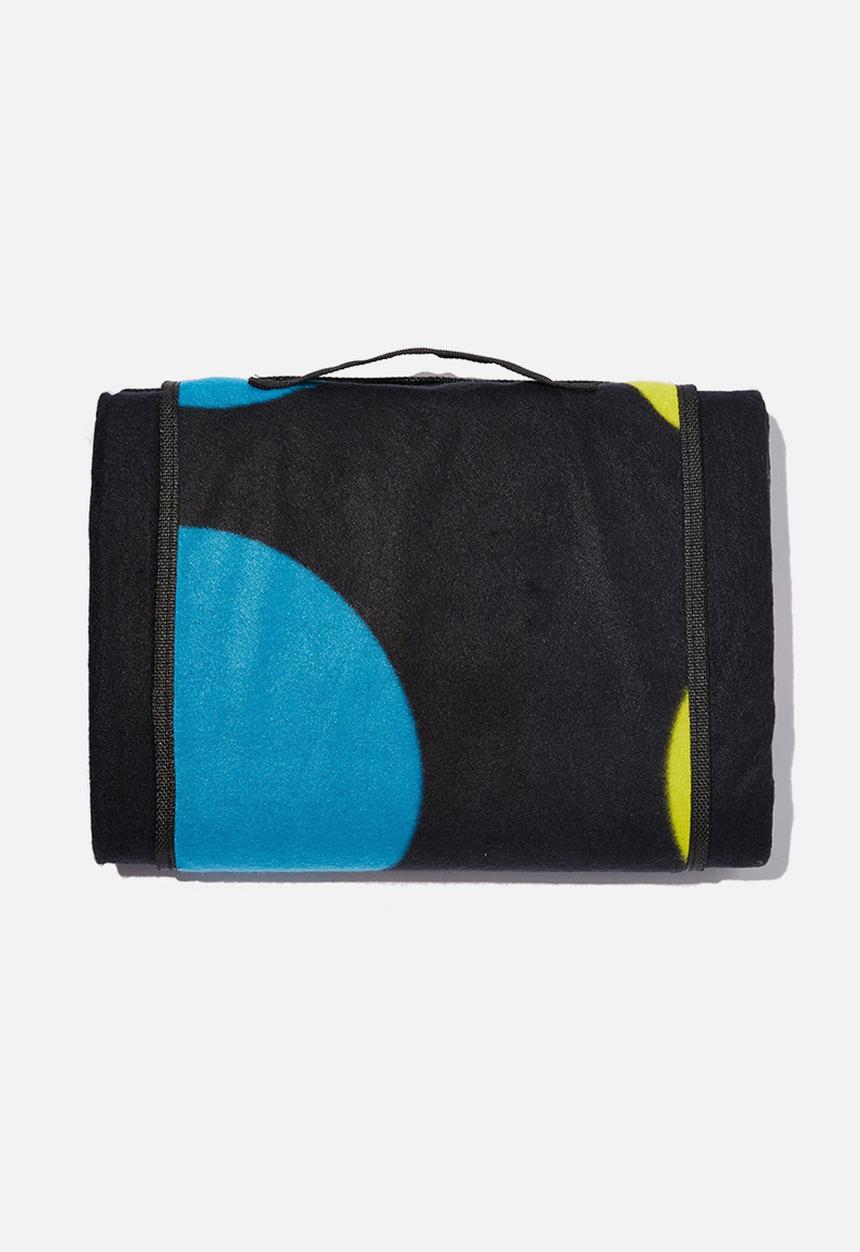 Typo - Party rugs-lcn twi twister black
