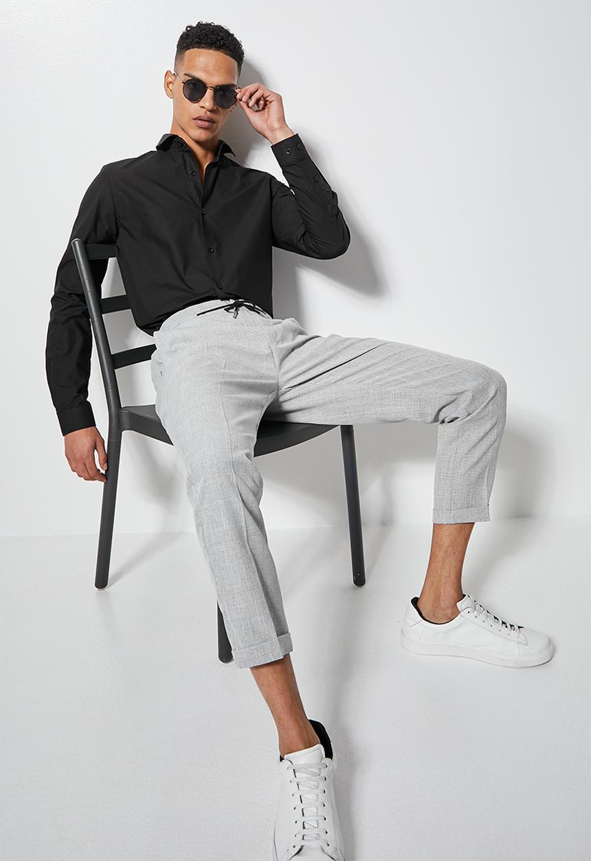 Superbalist - Easy care slim fit shirt - black