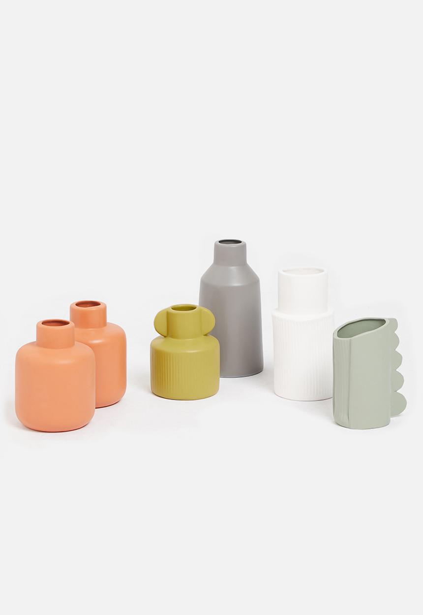 Grey Gardens - Lochness vase - sage