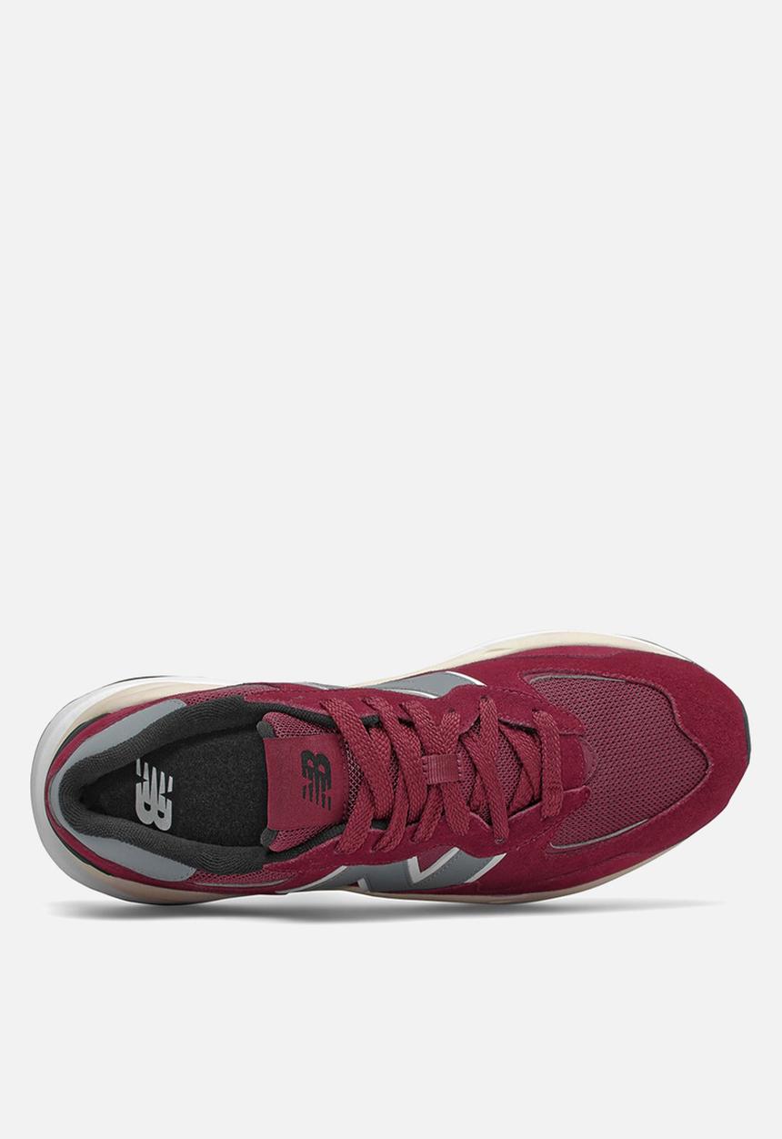 New Balance  - 57/40 v1 - garnet (616)