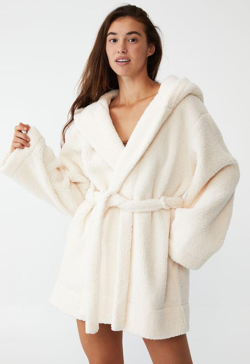 Cotton On - The snuggle robe - almond butter