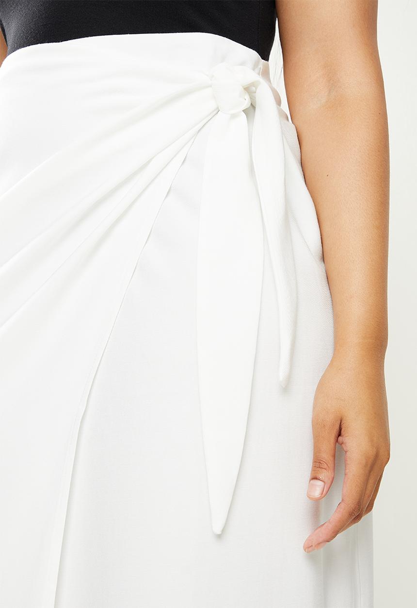 Me&B - Plus wrap skirt - milk