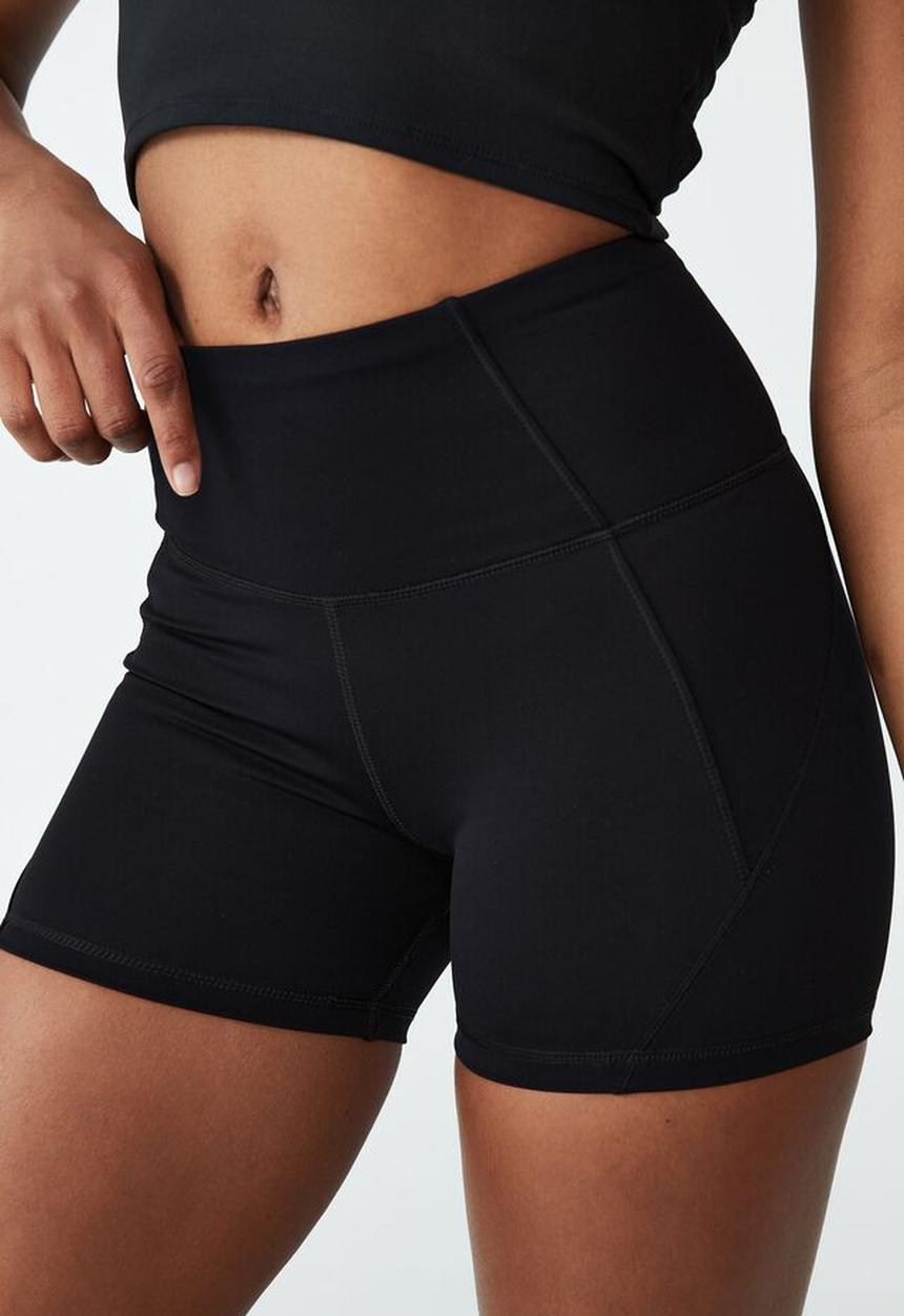 Cotton On - Smoothing shortie short - black