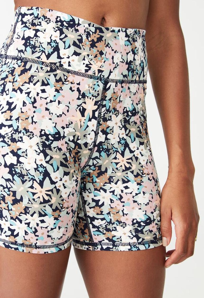 Cotton On - Ultra soft movement bike short - 80s garden multi