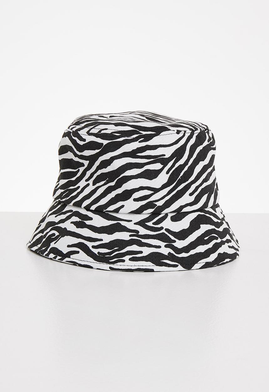 Superbalist - Zebra print bucket hat - black/white