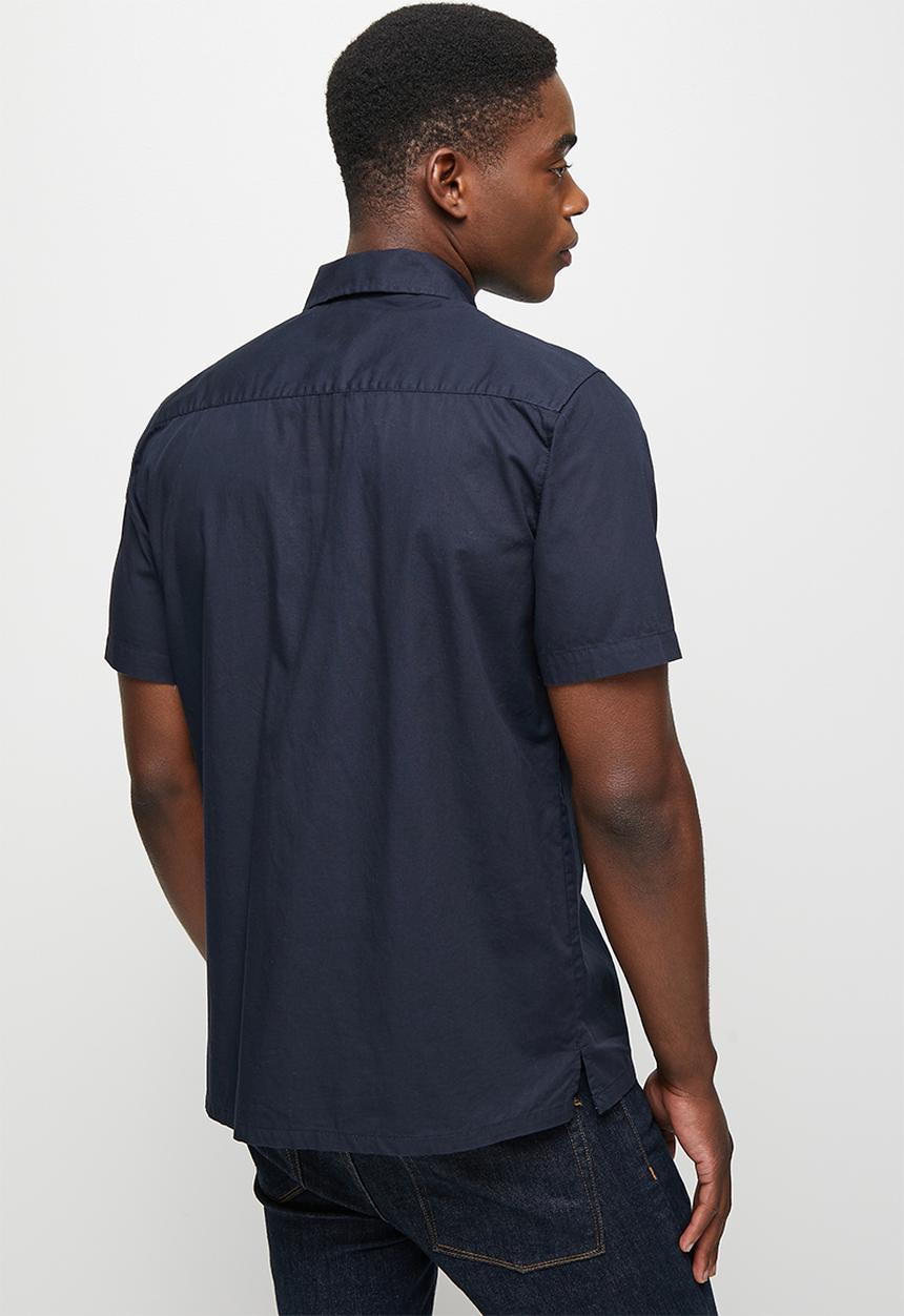 Lark & Crosse - Regular fit cracker poplin pocket short sleeve shirt - navy