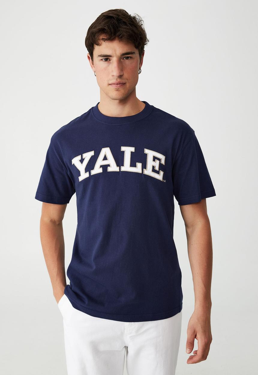 Cotton On - Special edition t-shirt - lcn yal indigo/yale - vintage logo