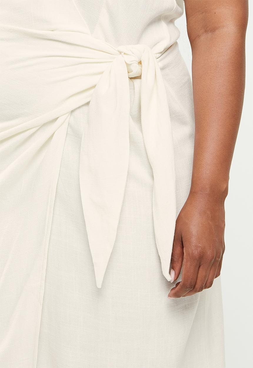 Me&B - Plus wrap linen dress - milk