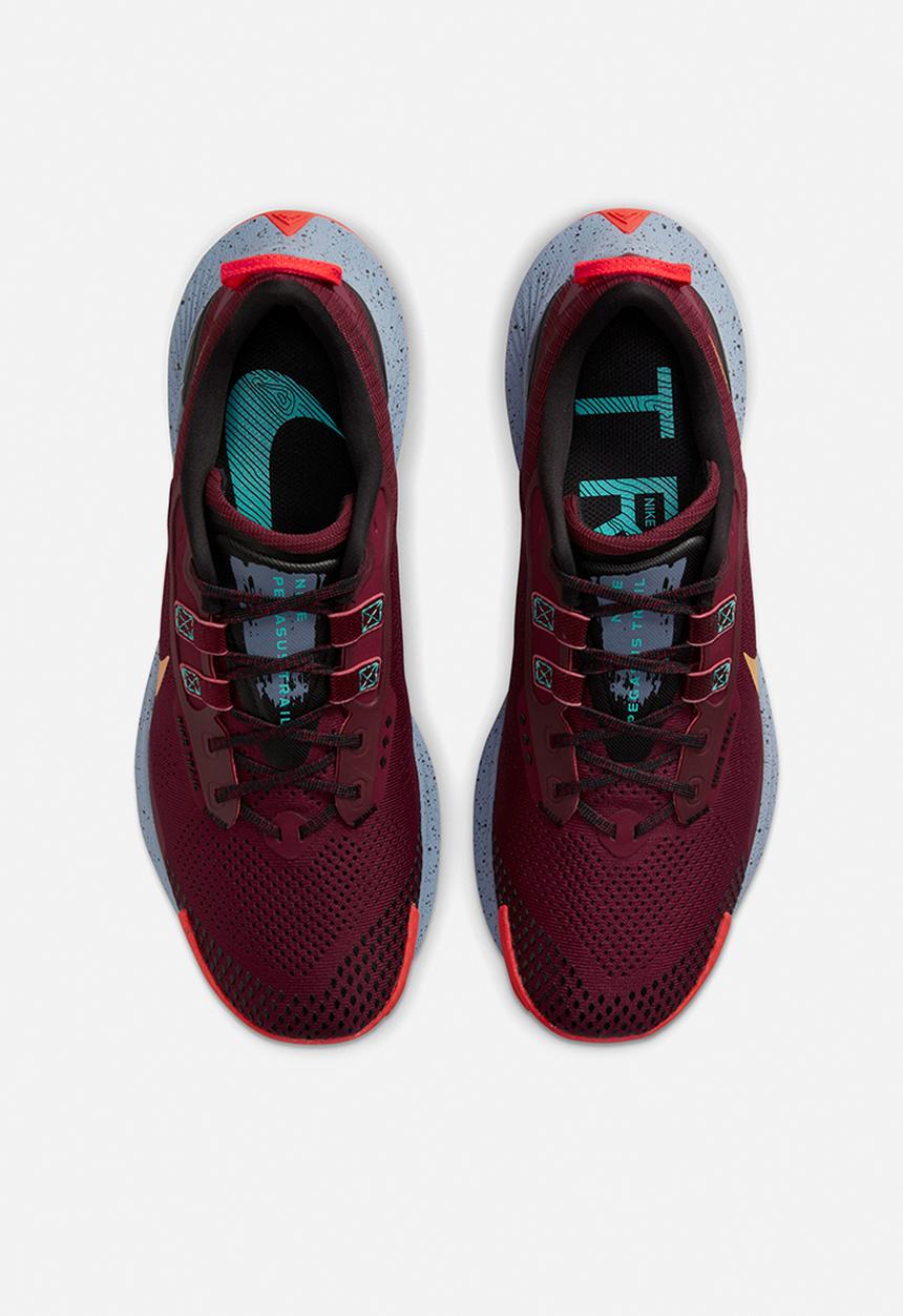 Nike - Pegasus trail 3 - dark beetroot/wheat-black-bright crimson