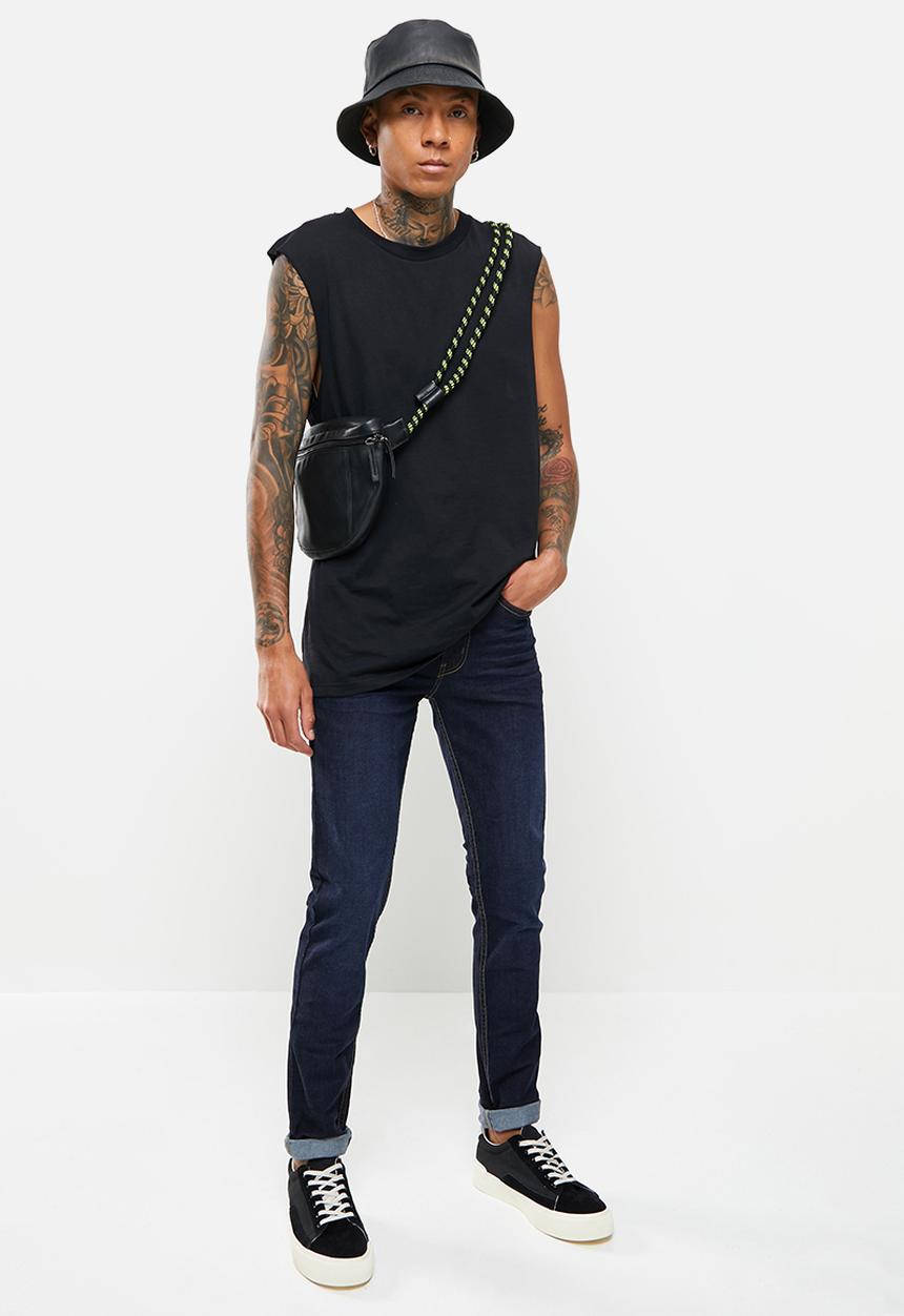 STYLE REPUBLIC - Cut off sleeve vest - black