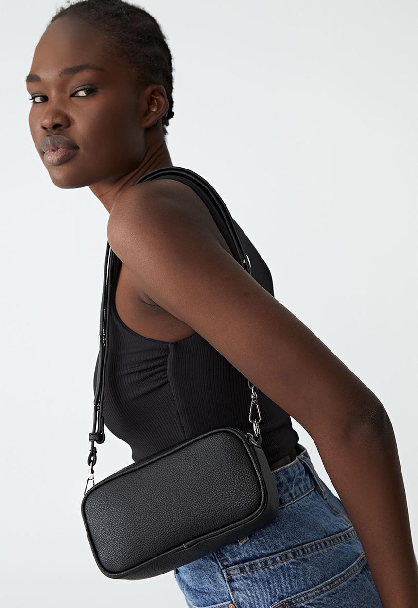 Rubi - Adjustable cross body bag - black