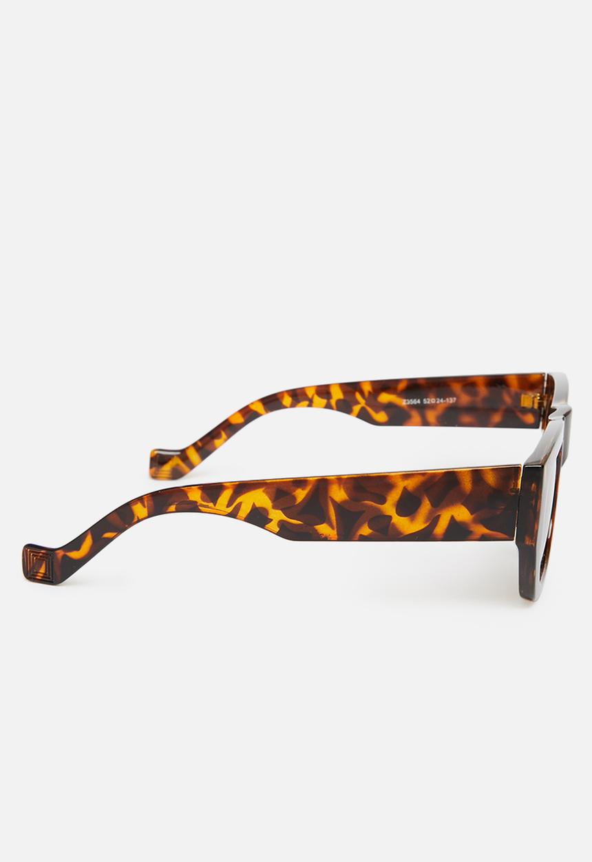 Superbalist - Lori cateye sunglasses - tortoise