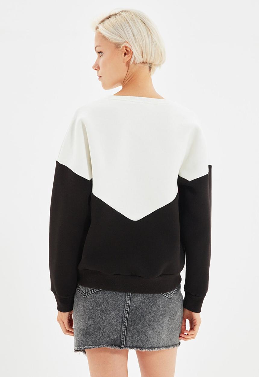 Trendyol - Color block basic knit sweatshirt - black