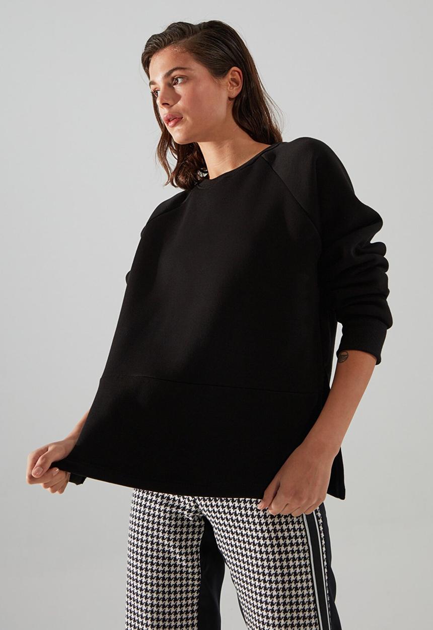 Trendyol - Knitted raised sweatshirt with side slits - black