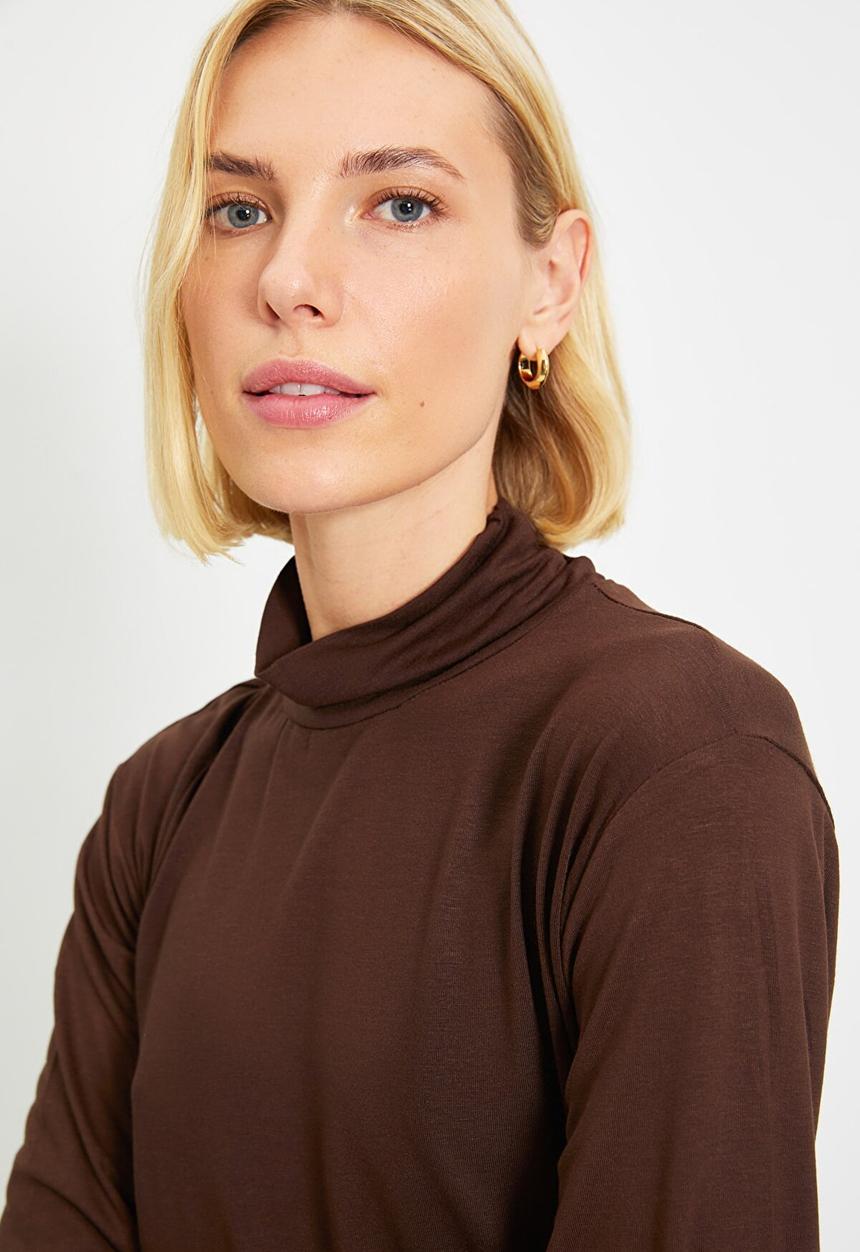 Trendyol - Stand up collar knitted top - brown