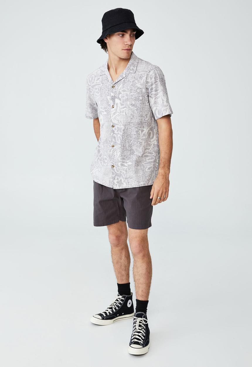 Cotton On - Riviera short sleeve shirt - grey vintage paisley
