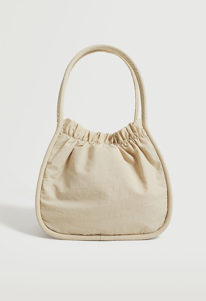 MANGO - Ruched bucket bag - off white