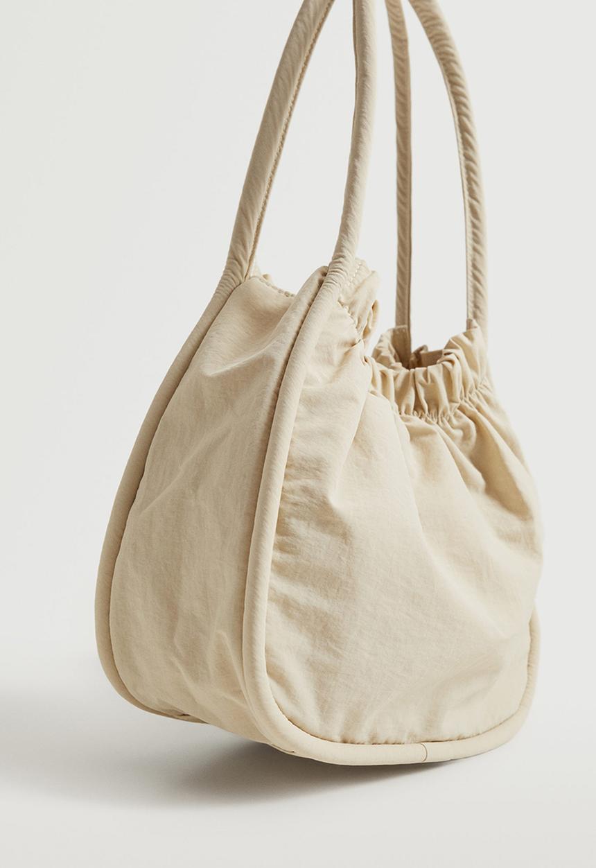 MANGO - Ruched bucket bag - off white