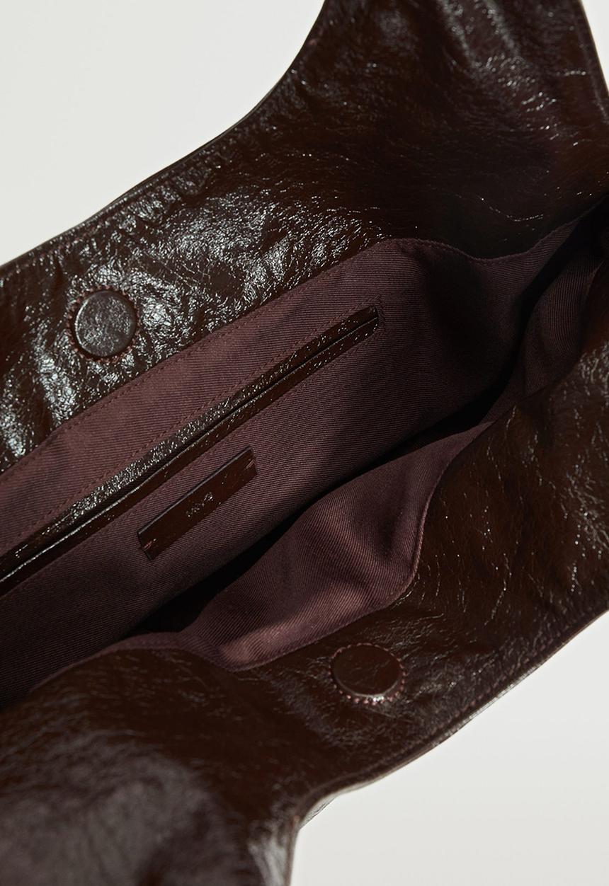 MANGO - Textured handbag - chocolate