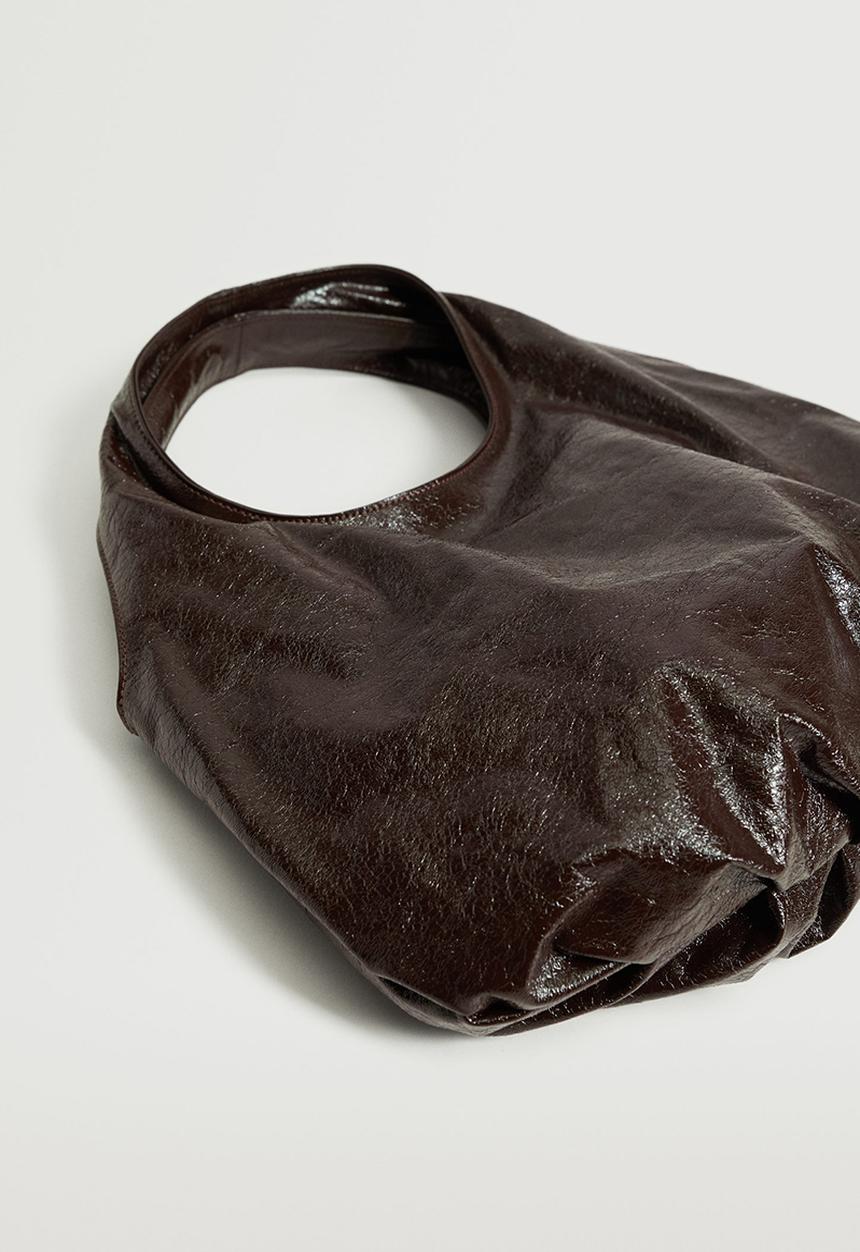 MANGO - Textured handbag - chocolate