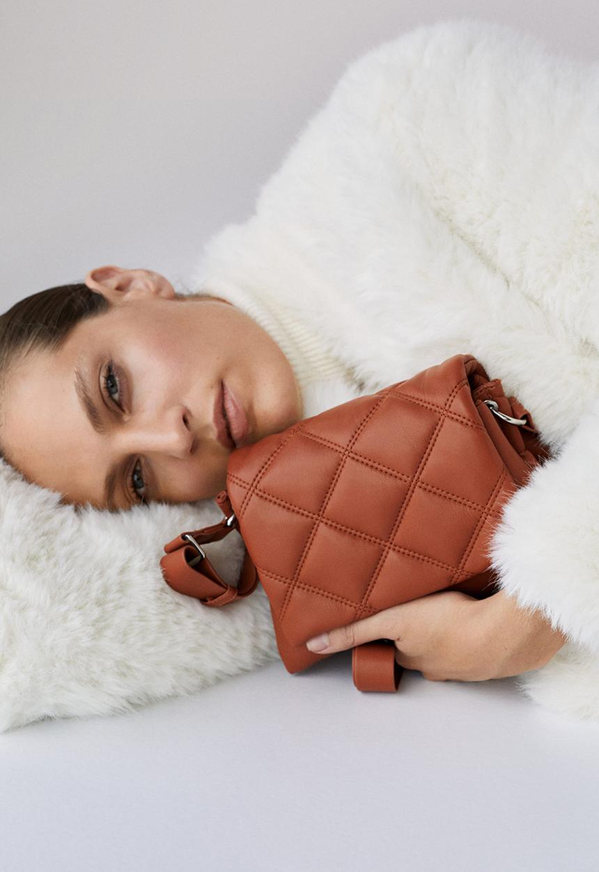 MANGO - Quilted shoulder bag - tan