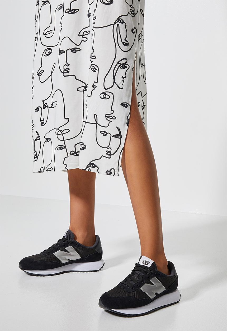 Superbalist - V-neck column dress - white & black 